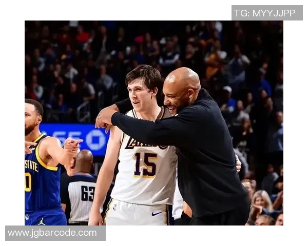 面具詹领衔湖人对决尼克斯精彩对抗赛回顾与分析